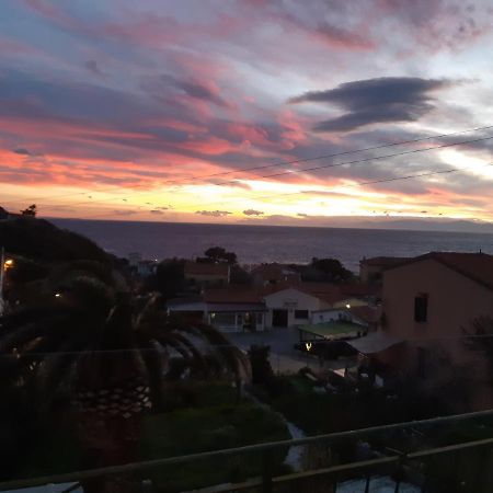 La Casa Del Sole Leilighet Pomonte Eksteriør bilde