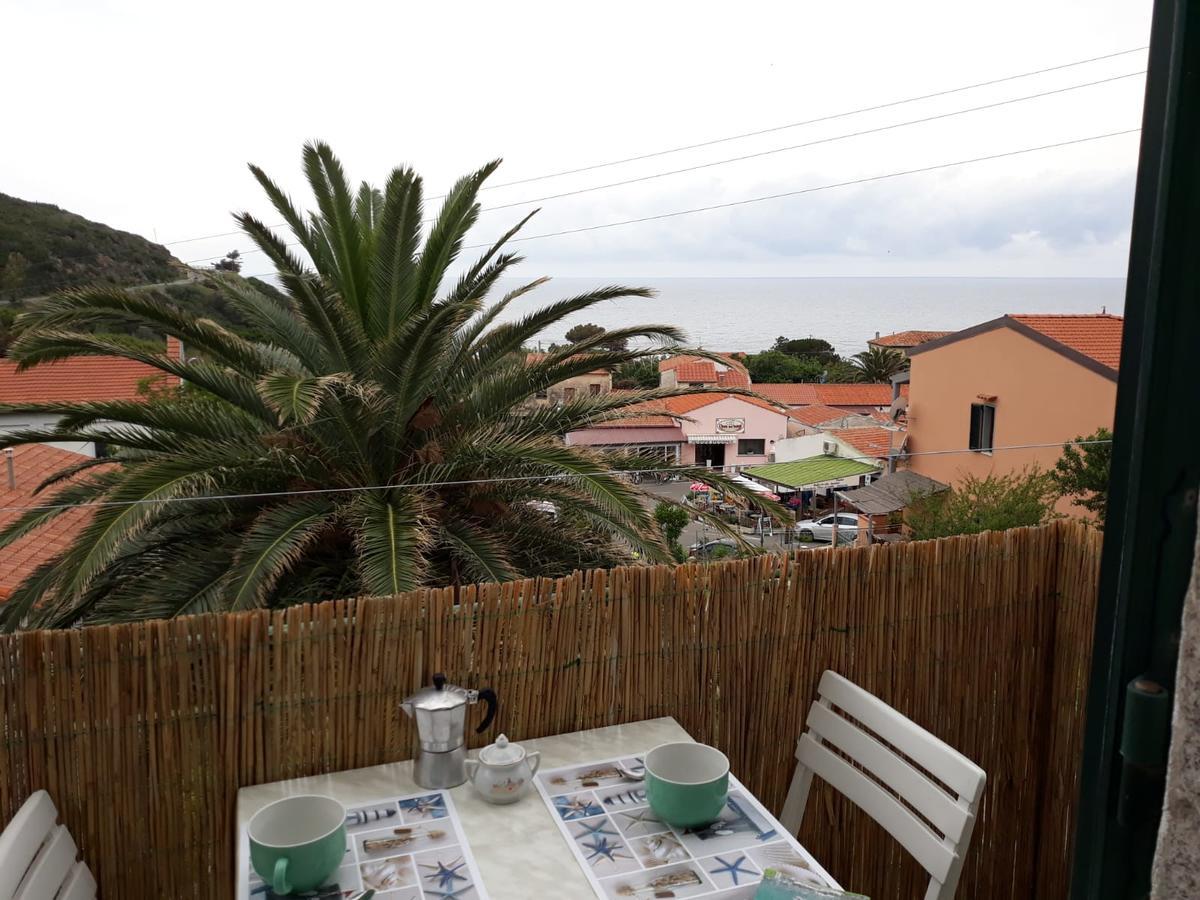 La Casa Del Sole Leilighet Pomonte Eksteriør bilde